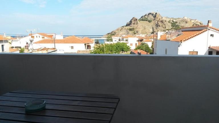 Kostas Studios Apartments - Ενοικιαζόμενα Δωμάτια Με Κουζινάκι Myrina Exterior photo