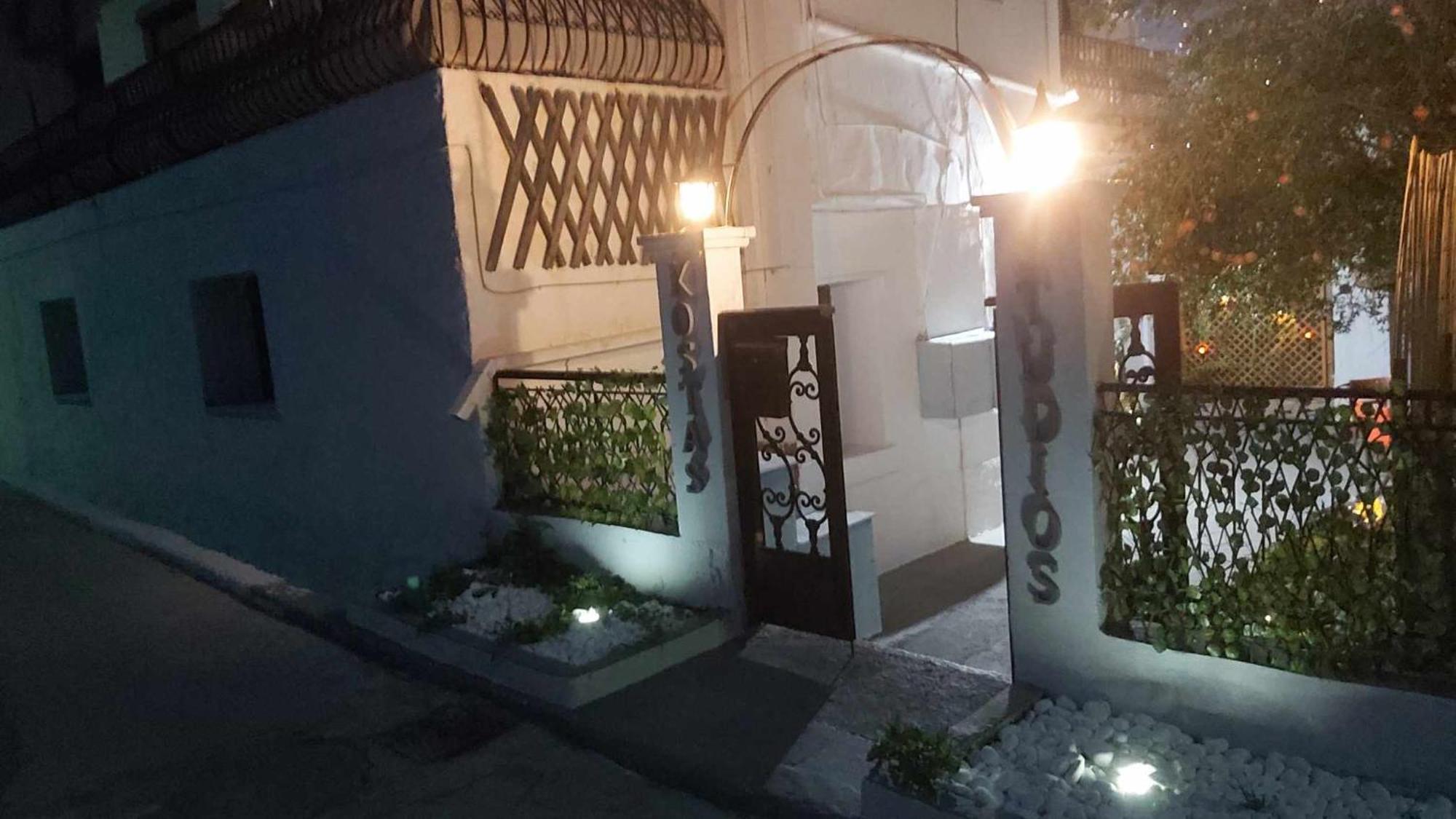 Kostas Studios Apartments - Ενοικιαζόμενα Δωμάτια Με Κουζινάκι Myrina Exterior photo
